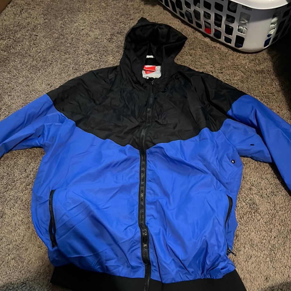 Nike wind breaker